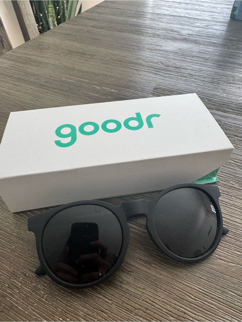 goodr Women's Black Round Sunglasses